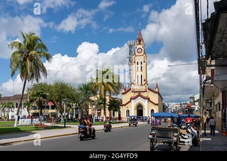 Kirche des heiligen Johannes des Täufers auf der Plaza de Armas, Iquitos, Peru Stockfoto