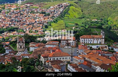 Panoramablick auf die historische Stadt Ouro Preto, Brasilien Stockfoto