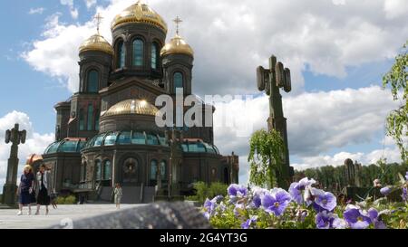 Kubinka, Moskauer Gebiet, Russland - 10. Jul 2020: Hauptkathedrale der russischen Streitkräfte im Patriot Park. Militärische christliche orthodoxe Kirche, Resurrec Stockfoto