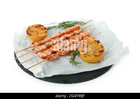 Leckere gegrillte Garnelen auf weißem Hintergrund isoliert Stockfoto