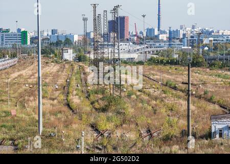 Blick auf den verlassenen Bahnhof. Moskau. Russland. Stockfoto
