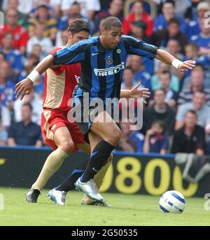 PORTSMOUTH V INTER MAILAND 31-07-05 ADRIANO PIC MIKE WALKER, 2005 Stockfoto