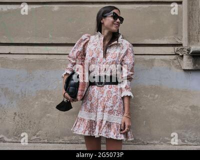 Mailand, Italien. Juni 2021. Mode Blogger Street Style Outfits nach Etro Fashion Show während MFW 2021 man Kollektionen. (Foto: Luca Ponti/Pacific Press) Quelle: Pacific Press Media Production Corp./Alamy Live News Stockfoto