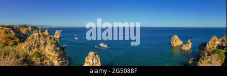 De Lagos a Ponta da Piedade Algarve, las rocas talladas por el viento las calas, cuevas y túneles lo convierten en un lugar increíblemente hermoso Stockfoto