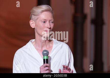 Rom, Italien. Juni 2021. Die britische Schauspielerin und Performerin Tilda Swinton vor der Vorschau der Performance 'Embody Pasolini' (Foto: Matteo Nardone/Pacific Press/Sipa USA) Quelle: SIPA USA/Alamy Live News Stockfoto