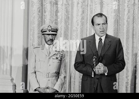 Vintage-Foto des äthiopischen Imperators Haile Selassie und des US-Präsidenten Richard Nixon. USA. Juli 1969 Stockfoto