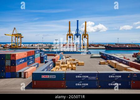 Containerterminal im Hafen von Le Port, La Reunion Island, Frankreich Stockfoto