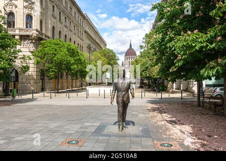 Die Statue des amerikanischen Präsidenten Ronald Reagan auf dem Szabadsag-Platz in Budapest Stockfoto