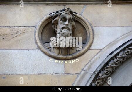 Skulptur des Pizarro auf dem Hargreaves Building in Liverpool Stockfoto