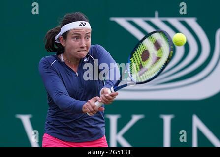 Die lettische Anastasija Sevastova ist während des sechsten Tages der Viking International im Devonshire Park, Eastbourne, gegen die kasachische Elena Rybakina im Einsatz. Bilddatum: Donnerstag, 24. Juni 2021. Stockfoto