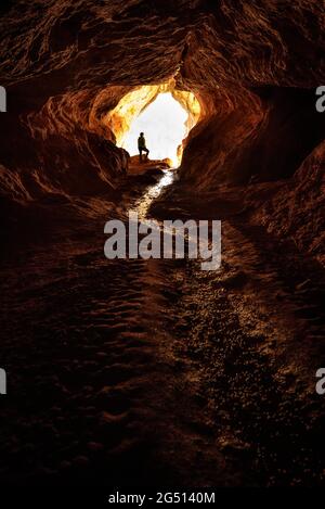 Innenraum der Simanya-Höhle, im Naturpark Sant Llorenç del Munt i l'Obac (Vallès Ockidental, Barcelona, Katalonien, Spanien) Stockfoto