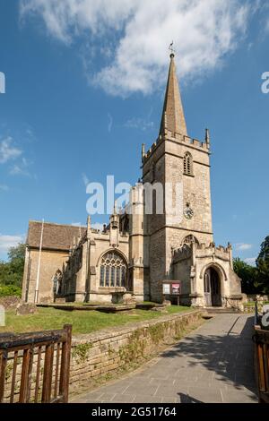 St Cyriac's Church in Lacock, einem charmanten historischen Dorf in Wiltshire, England, Großbritannien Stockfoto