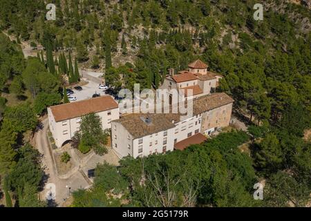 Umgebung des Schutzgebietes Fontcalda und des Flusses Canaletes (Terra Alta, Katalonien, Spanien) ESP: Alrededores del Santuario de Fontcalda, Terra Alta Stockfoto