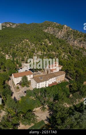 Umgebung des Schutzgebietes Fontcalda und des Flusses Canaletes (Terra Alta, Katalonien, Spanien) ESP: Alrededores del Santuario de Fontcalda, Terra Alta Stockfoto