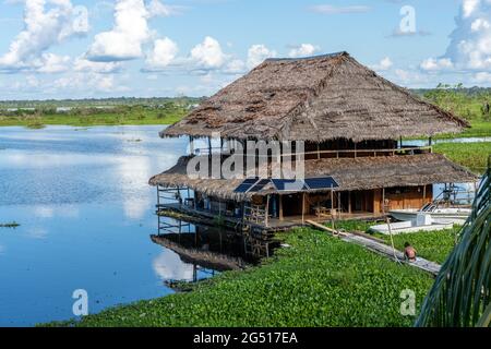 Malerischer Blick über den Fluss Itaya in Iquitos, Peru Stockfoto