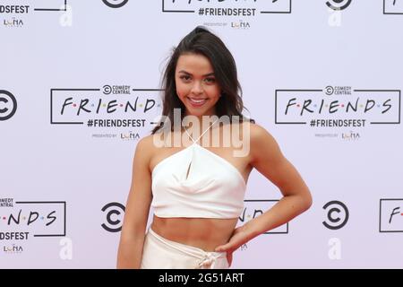 Vanessa Bauer, Comedy Central UKs FRIENDSFEST - VIP Arrivals, Clapham Common, London, Großbritannien, 24. Juni 2021, Foto von Richard Goldschmidt Stockfoto