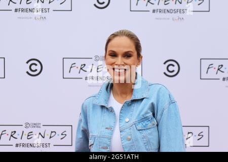 Vicky Pattinson, Comedy Central UKs FRIENDSFEST - VIP Arrivals, Clapham Common, London, Großbritannien, 24. Juni 2021, Foto von Richard Goldschmidt Stockfoto