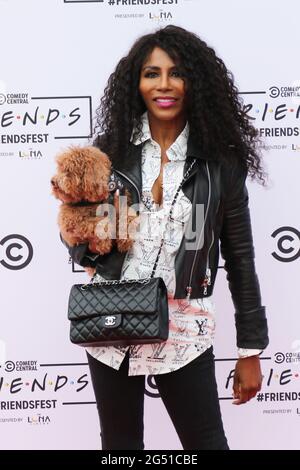 Nicht exklusiv: Sinitta, Comedy Central UK’s FRIENDSFEST - VIP Arrivals, Clapham Common, London, Großbritannien, 24. Juni 2021, Foto von Richard Goldschmidt Stockfoto