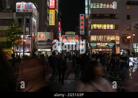 Nachtleben und Neonschilder in Dotonburi, Osaka, Japan Stockfoto