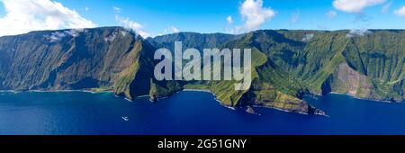 Luftaufnahme des Pelekunu Valley, North Shore, Molokai, Hawaii, USA Stockfoto