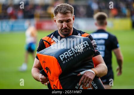 Castleford, Großbritannien. Juni 2021. Michael Shenton (4) von Castleford Tigers beim Aufwärmen in Castleford, Großbritannien am 6/24/2021. (Foto von James Heaton/News Images/Sipa USA) Quelle: SIPA USA/Alamy Live News Stockfoto