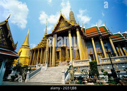 Tempeleingang im Grand Palace Komplex, Bangkok, Thailand Stockfoto