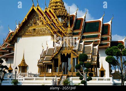 Außenansicht von Phra Maha Prasat, Grand Palace, Bangkok, Thailand Stockfoto