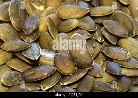 Küche Speisekammer getrocknete Getreide, Bohnen, Samen, Hülsenfrüchte und Linsen Stockfoto