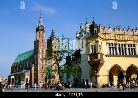 Kirche der Heiligen Maria und Hauptmarkt, Krakau, Polen Stockfoto