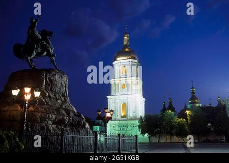 Glockenturm der Sophienkathedrale, Bohdan-Chmelnitsky-Platz, Kiew, Ukraine Stockfoto