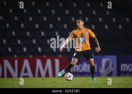 Buriram, Thailand. Juni 2021. Charyl Chappuis vom FC Port im Buriram Stadium im Einsatz beim AFC Champions League 2021-Spiel der Gruppe J zwischen Kitchee SC und Port FC (Endstand; Kitchee SC 2:0 Port FC) (Foto: Amphol Thongmueangluang/SOPA I/Sipa USA) Credit: SIPA USA/Alamy Live News Stockfoto