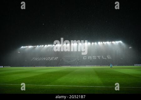 Buriram, Thailand. Juni 2021. Blick auf das Buriram-Stadion vor dem AFC Champions League 2021-Spiel der Gruppe J zwischen Kitchee SC und Port FC im Buriram-Stadion. (Endergebnis; Kitchee SC 2:0 Port FC) (Foto: Amphol Thongmueangluang/SOPA I/Sipa USA) Quelle: SIPA USA/Alamy Live News Stockfoto