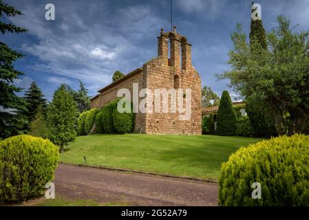 Romanische Einsiedelei von Sant Pere Desplà, in der Nähe von Arbúcies (La Selva, Katalonien, Spanien) ESP: Ermita románica de Sant Pere Desplà, cerca de Arbúcies Stockfoto