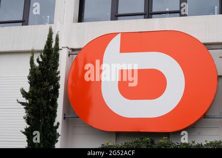 Bordeaux , Aquitaine Frankreich - 02 05 2021 : Boulanger Zeichen Text und Logo Markenshop Französische Kette Elektronik Technologie Geräte Einzelhändler Stockfoto