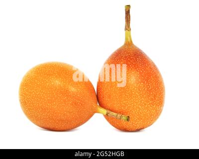 Granadilla Frucht isoliert auf weiß Stockfoto