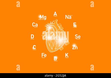 Stilisiertes Ziffernblatt mit lebenswichtigen Vitaminen und Mikroelementen für die menschliche Gesundheit, handgezeichnetes Herz, orangefarbener Hintergrund. Stockfoto