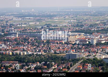 Nürnberg, Deutschland. Juni 2021. Blick auf das Gebäude der ehemaligen Versandfirma Quelle. Quelle: Daniel Karmann/dpa/Alamy Live News Stockfoto