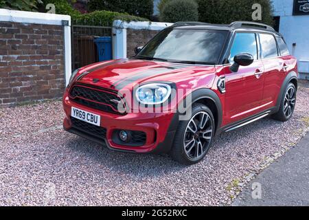 dh BMW Mini Countryman S CARS UK 2019 rotes Auto john cooper Works 2017 Modell Stockfoto