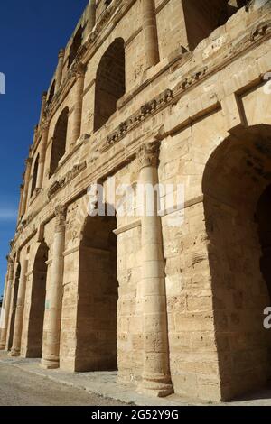 Das kolosseum von El Jem, das zweitgrößte in der römischen Welt Stockfoto