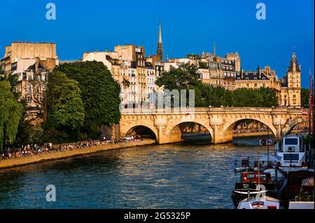 FRANKREICH. PARIS (75) ILE DE LA CITE. SQUARE DU VERT GALANT, PONT NEUF, POLIZEIPRÄFEKTUR, NOTRE DAME; SAINTE CHAPELLE, DIE SEINE Stockfoto