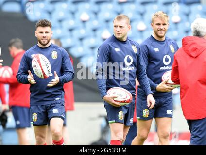 BT Murrayfield .Edinburgh.Schottland Großbritannien. 25. Juni-21 British & Irish Lions Training Session für Japan Match Schotten Trio während der Trainingseinheit abgebildet. L/r Ali Price, Finn Russell, & Chris Harris Credit: eric mccowat/Alamy Live News Stockfoto