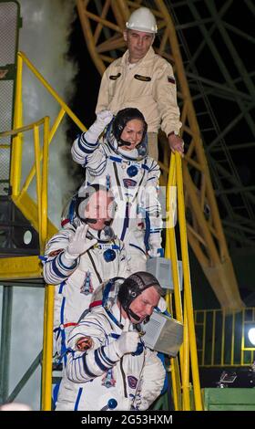 KOSMODROM BAIKONUR, KASACHSTAN - 25-26. September 2014 -Expedition 41 Sojus-Kommandant Alexander Samokutyaev des russischen Föderalen Weltraumdienstes (Rosco Stockfoto