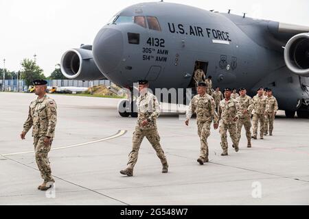 Breslau, Polen. Juni 2021. 25. Juni 2021 Polen Breslau Ankunft polnischer Soldaten aus Afghanistan nach der Entscheidung, polnische Truppen vollständig aus Afghanistan abzuziehen. Quelle: Krzysztof Kaniewski/ZUMA Wire/Alamy Live News Stockfoto