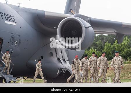 Breslau, Polen. Juni 2021. 25. Juni 2021 Polen Breslau Ankunft polnischer Soldaten aus Afghanistan nach der Entscheidung, polnische Truppen vollständig aus Afghanistan abzuziehen. Quelle: Krzysztof Kaniewski/ZUMA Wire/Alamy Live News Stockfoto