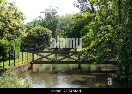 Little Stour River läuft durch Wickhambreaux, Canterbury, Kent, England, Vereinigtes Königreich Stockfoto