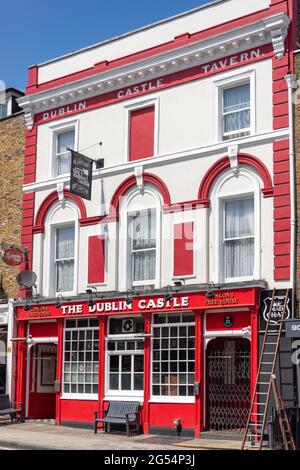 Dublin Castle Tavern, The Parkway, Camden Town, London Borough of Camden, Greater London, England, Vereinigtes Königreich Stockfoto