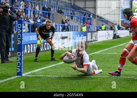 Fran Goldthorp (2) aus England versucht es einmal Stockfoto