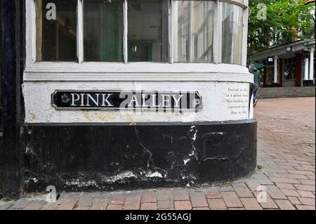 Royal Tunbridge Wells Kent England Großbritannien - Pink Alley in den Pantiles Stockfoto