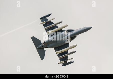 Irkut Corporation Yakovlev Yak 130 fortschrittliches Jet-Trainer-Flugzeug für die russische Luftwaffe, das auf der Farnborough International Airshow 2012 vermarktet wird Stockfoto