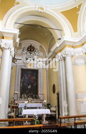 Cesate, Mailand, Lombardei, Italien. Santuario della Beata Vergine delle Grazie (Heiligtum der seligen Jungfrau der Grazien). Das Innere der Kirche. Stockfoto